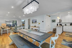 Interior - Twin Oaks 48 by Wild Dunes (Isle of Palms)