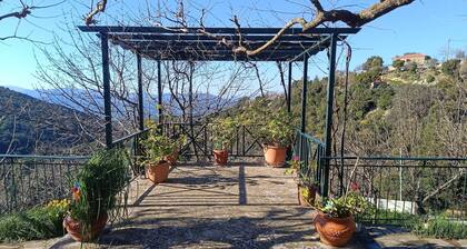 Hillview Holiday Home in Kalavrouza