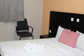 Habitación empresarial, 6 habitaciones, para no fumadores | Edredón, camas Select Comfort y decoración personalizada