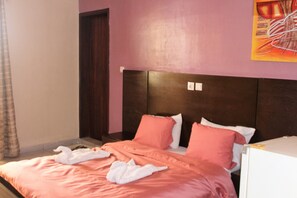 Habitación empresarial, 6 habitaciones, para no fumadores | Edredón, camas Select Comfort y decoración personalizada