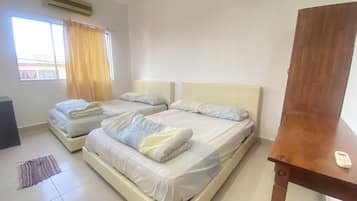 Family Room, Shared Bathroom | Wi-fi percuma, cadar katil 