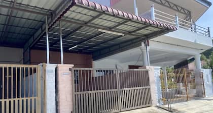 OYO Home 90382 Chaah Homestay 2