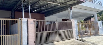 OYO Home 90382 Chaah Homestay 2