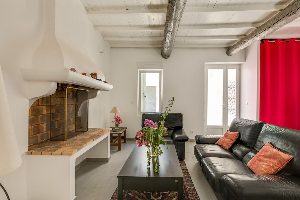 Comfortable Holiday Home in Montouliers near Bize-Minervois