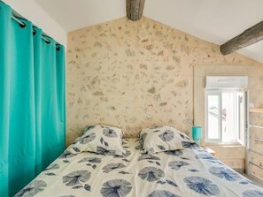 2 bedrooms