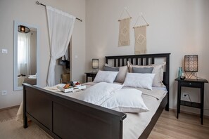 4 bedrooms, iron/ironing board, free WiFi