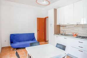 Refrigerador, horno, parrilla de estufa y lavavajillas 