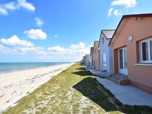 På stranden