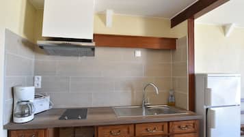 Réfrigérateur, four, plaque de cuisson