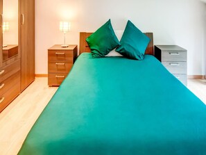 2 Schlafzimmer, Bügeleisen/Bügelbrett, WLAN
