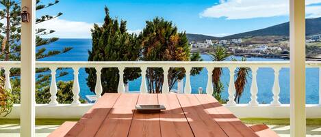 تناول الطعام بالخارج