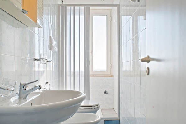 Regadera y bidet 