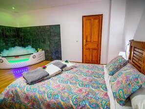 2 bedrooms, WiFi - Riverside Rustic Retreat (La Omañuela)