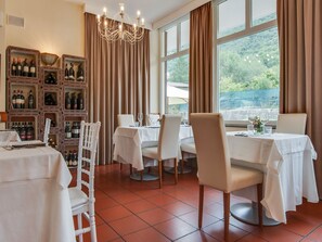 Dining - Family escape with Pools and Sauna (Foligno)