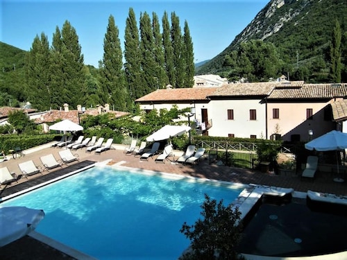 Family escape with Pools and Sauna