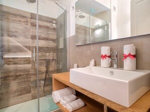 Shower, bidet - Family escape with Pools and Sauna (Foligno)