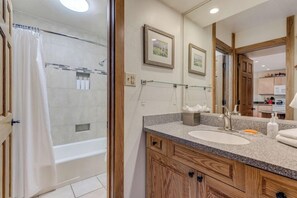 Bathroom - Laurelwood, A Destination Residence (Snowmass Village)