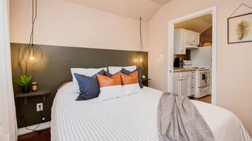 1 bedroom, free WiFi, bed sheets