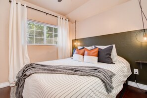 1 soverom, wi-fi (inkludert) og sengetøy