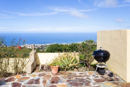 Rustic Casita In The Orotava Valley Surrounded By Vineyards With HotTub and Wifi