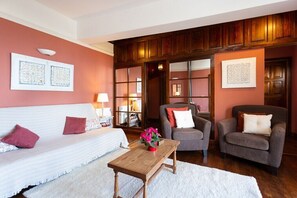 2 Schlafzimmer, Bügeleisen/Bügelbrett, Reisekinderbett, kostenloses WLAN