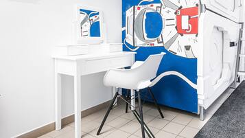 Single Room | Living area