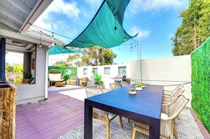 Outdoor dining - Private 3BD Coastal Oasis - .5 miles from Beach! (Encinitas)