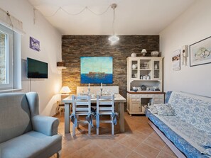 TV - Holiday Home in Vrana near Lake and Beach (Vrana)