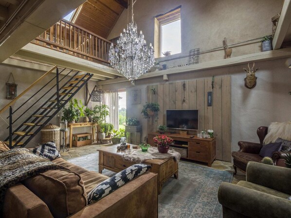 TV, fireplace, DVD player