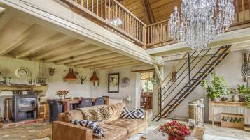 TV, fireplace, DVD player