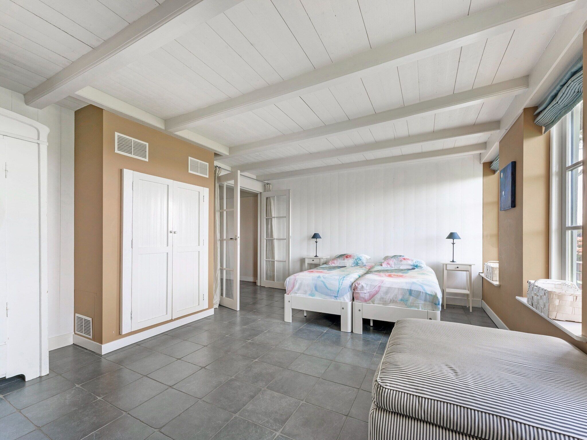 8 Schlafzimmer, Reisekinderbett, WLAN