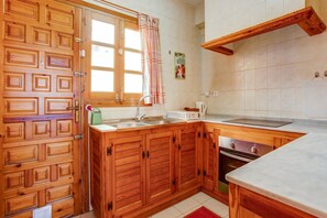 Frigorífic, microones, forn i placa de cuina