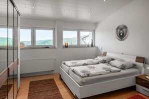 2 habitaciones, tabla de planchar con plancha y wifi gratis 