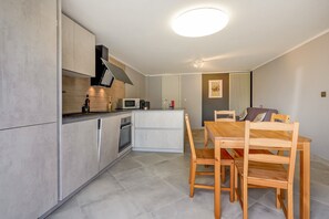 Fridge, microwave, oven, stovetop - Cottage in Aywaille with Garden (Aywaille)