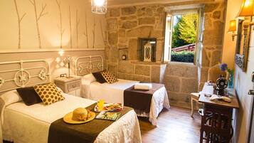 5 slaapkamers, een strijkplank/strijkijzer, wifi