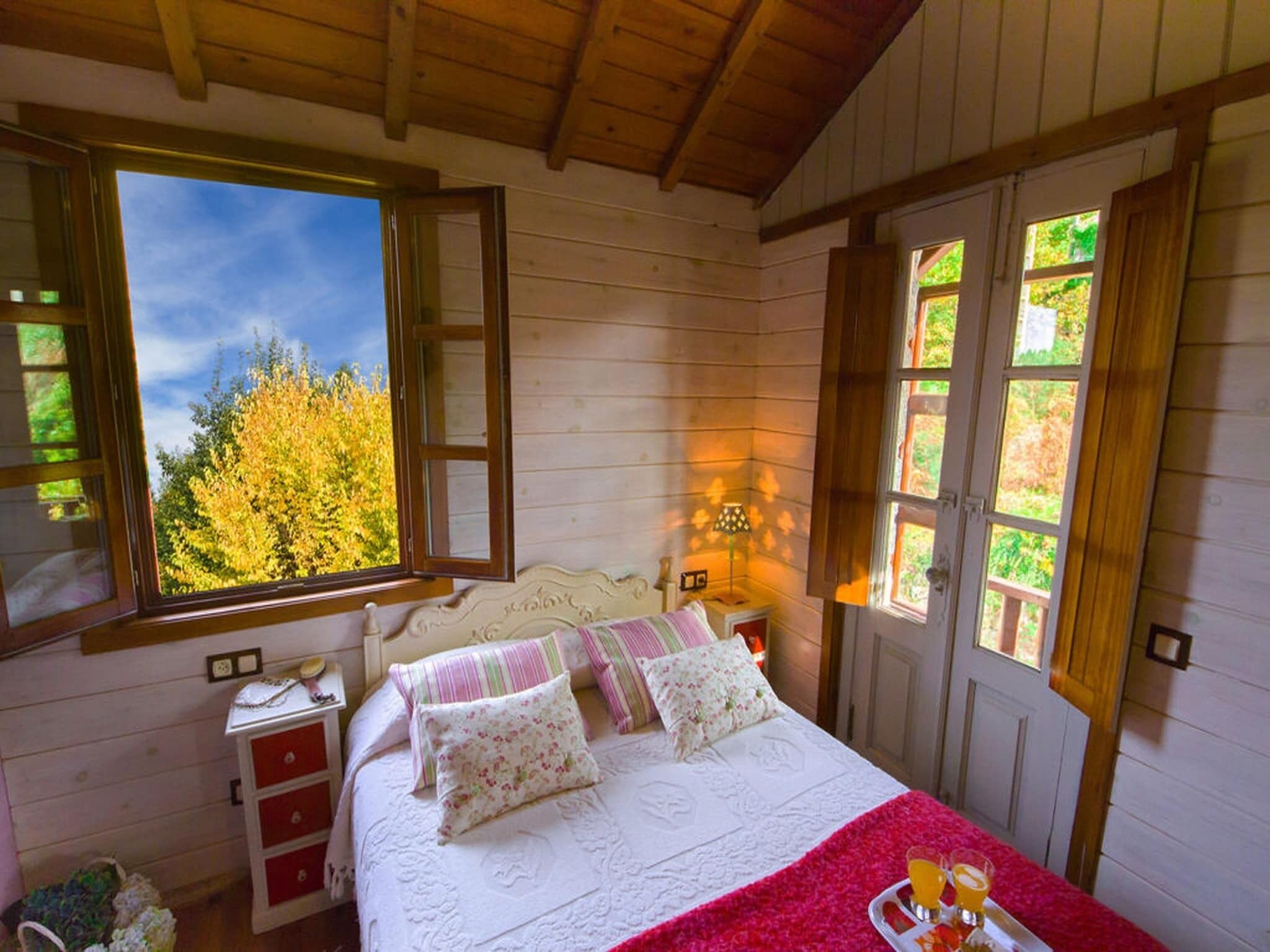 5 slaapkamers, een strijkplank/strijkijzer, wifi