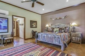 1 slaapkamer, een strijkplank/strijkijzer, reisbedje, wifi