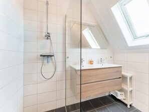 Shower, jetted bath