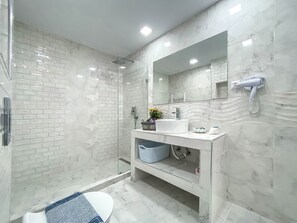 Bathtub