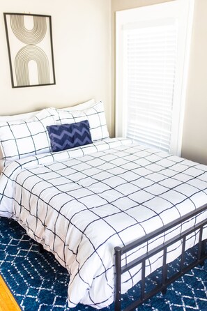 3 bedrooms, desk, free WiFi, bed sheets