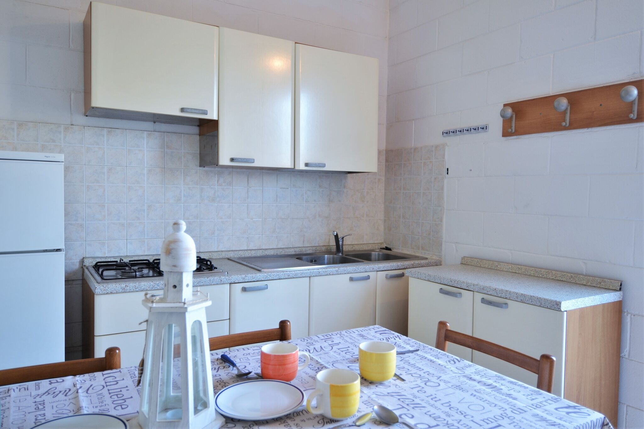 Réfrigérateur, four, plaque de cuisson