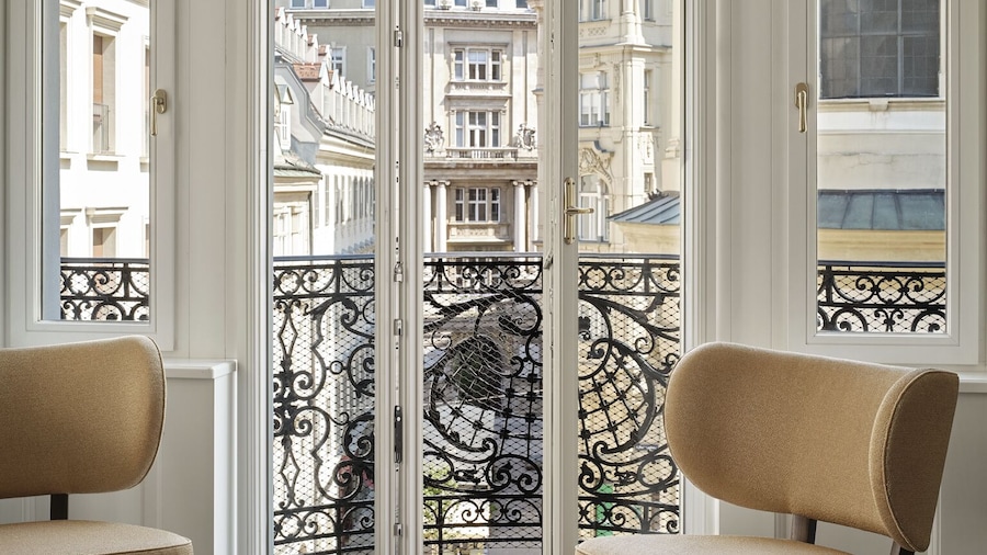 Rosewood Vienna