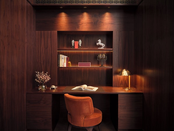 Royal Room | Water view