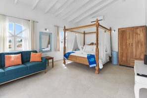 1 camera, una cassaforte in camera, ferro/asse da stiro