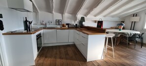 Microwave, dishwasher, coffee/tea maker, high chair