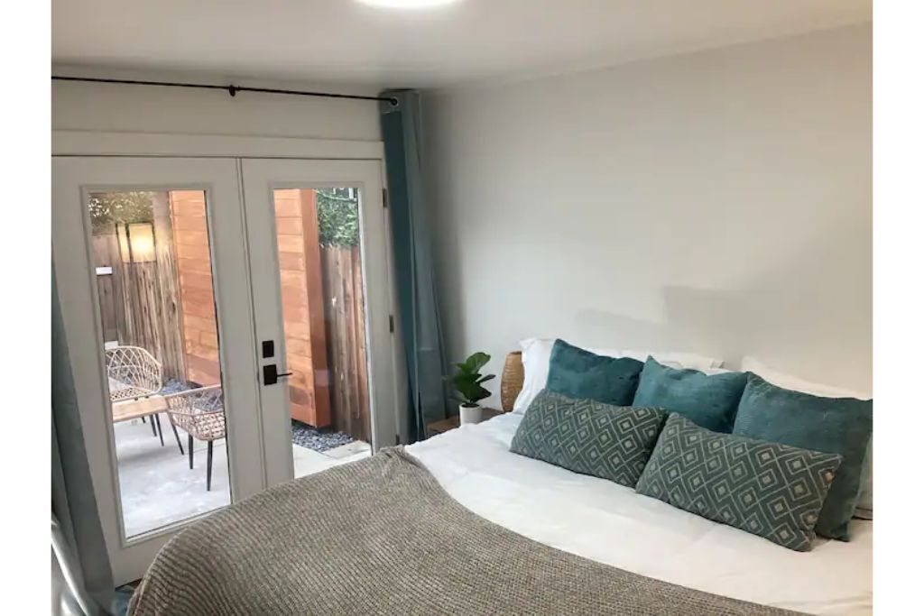 Bungalow Bliss 5 min. To Pasadena or walk to town