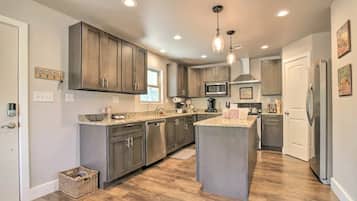 Refrigerador, microondas, horno, placa de cocina