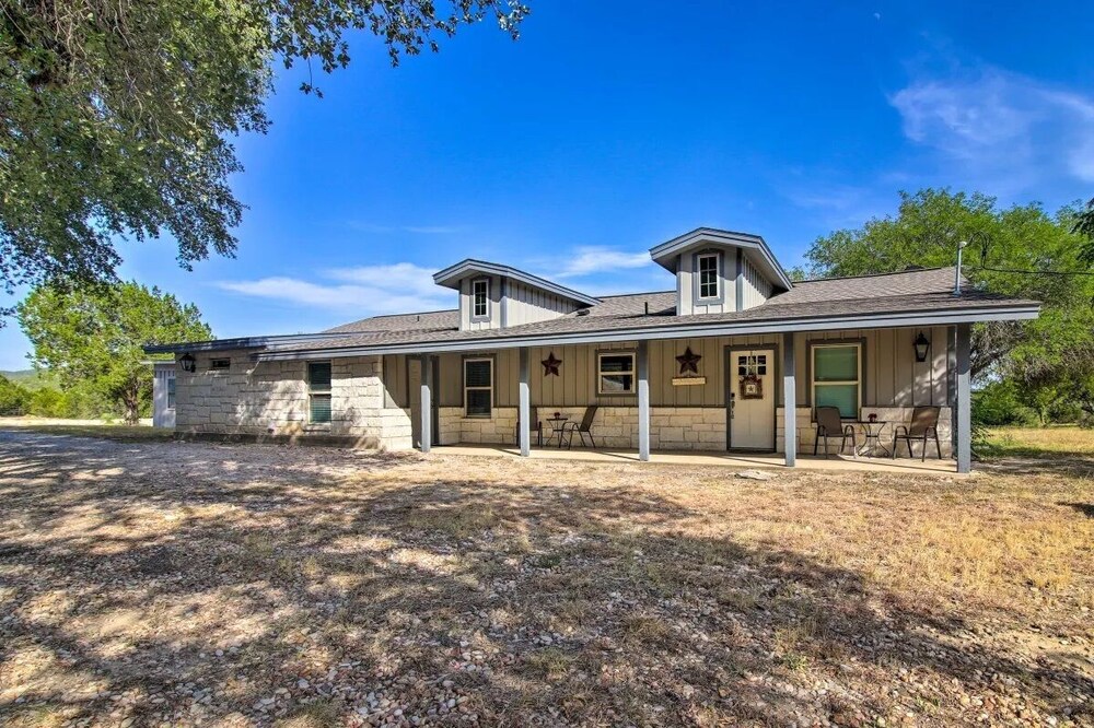 Hidden Treasure Hill Country Villa