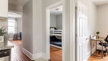 2 bedrooms, desk, iron/ironing board, free WiFi