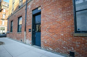 تفاصيل الفندق من الخارج